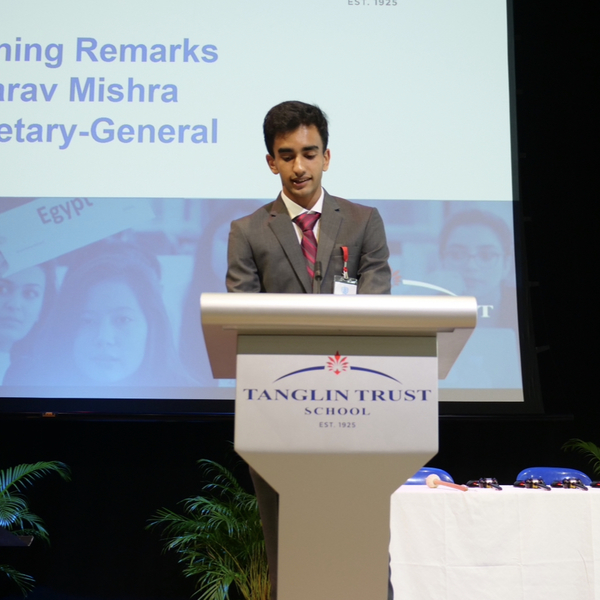 Aarav - Economics tutor - London