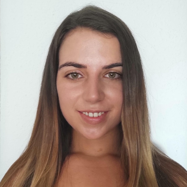 Angela - prof de Ciencias sociales - Barcelona