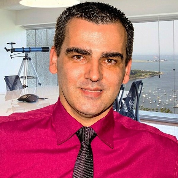 José - Professor de português para estrangeiros - Ourém