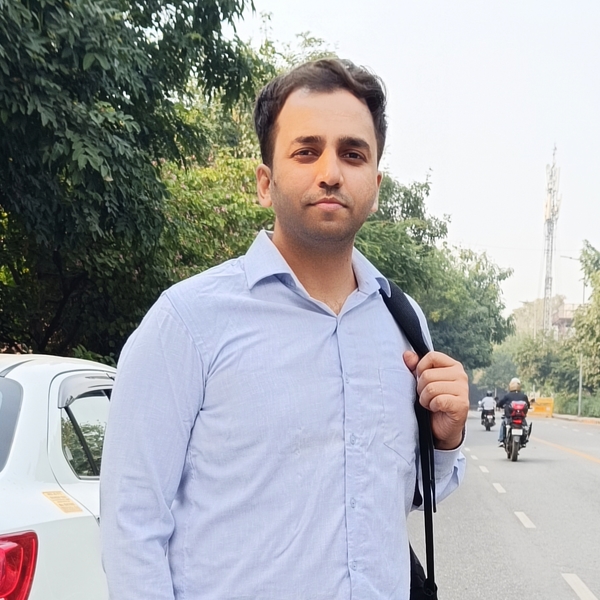 Naveen - Physics tutor - New Delhi