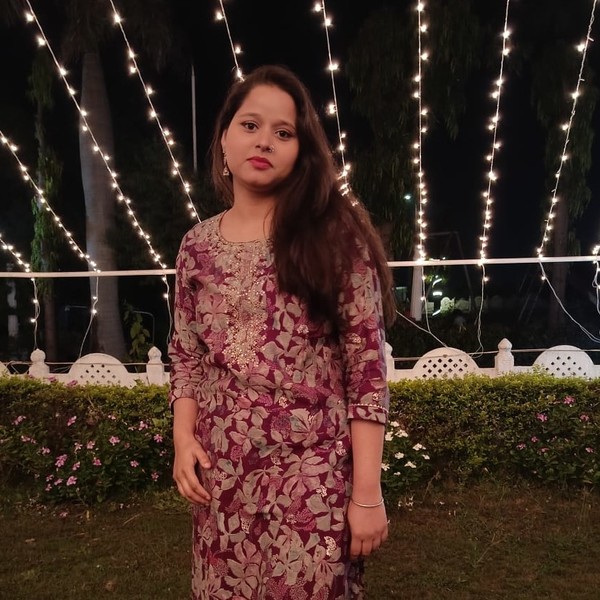 Aashita - Economics teacher - Jalandhar