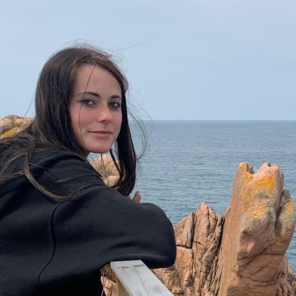 Laura - Prof d'histoire - Nantes