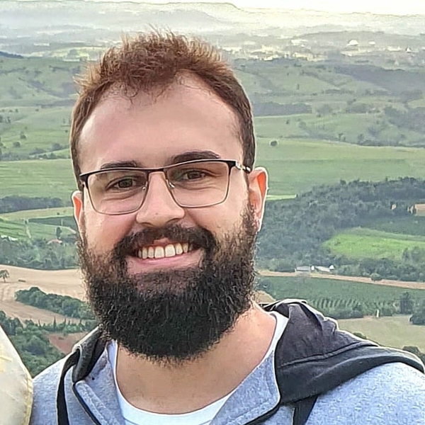 Lucas - Professor de Gramática - 