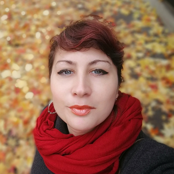 Chiara - Insegnante di aiuto tesi - Milano