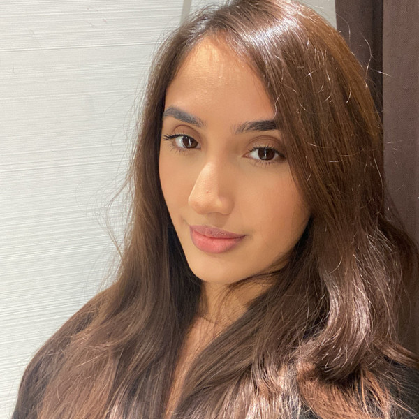 Ravina - Economics tutor - Hounslow
