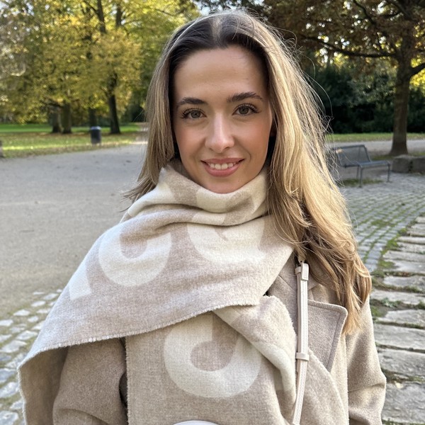 Elena - Spanischlehrerin - Köln