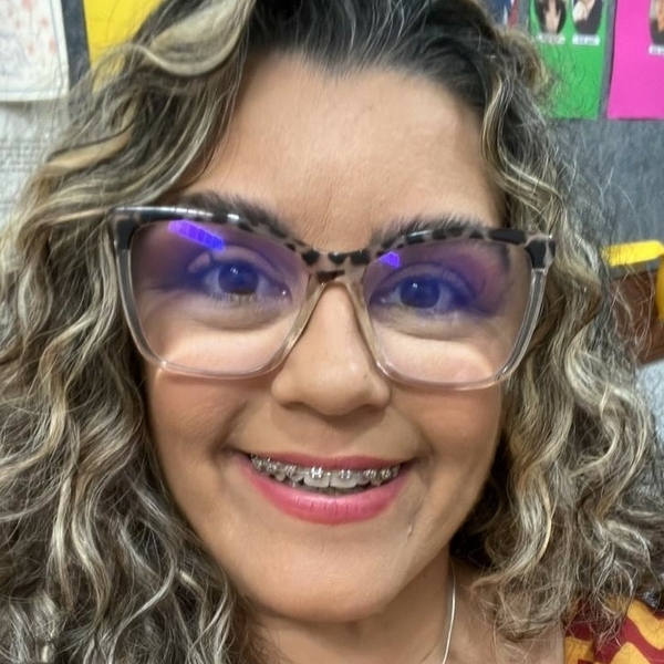 Aline Macedo - Professor de português para estrangeiros - Anchieta