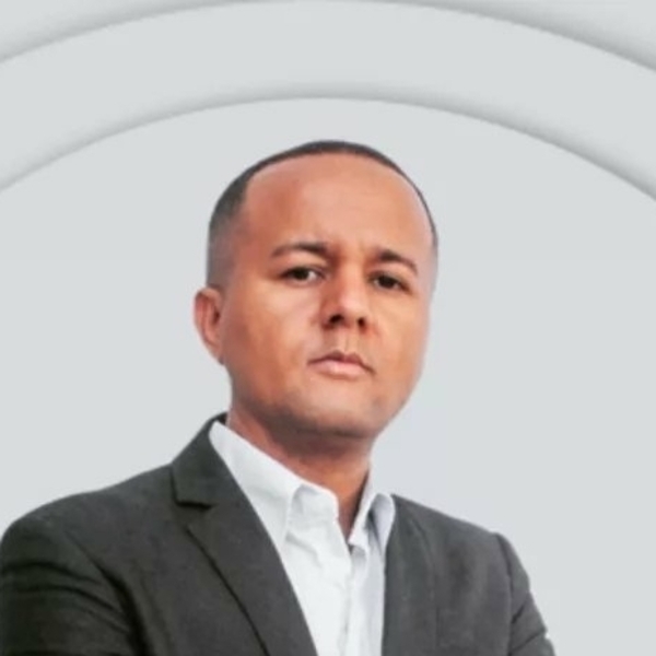 Diego - Professor de administração - São Francisco (Minas Gerais)