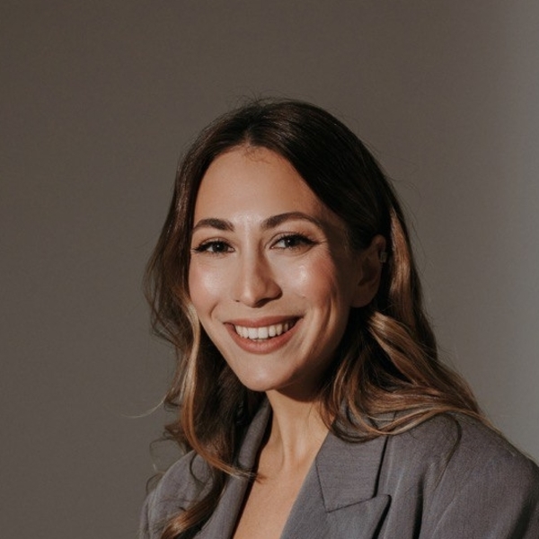 Dina - Lehrkraft für Gesang - Mainz