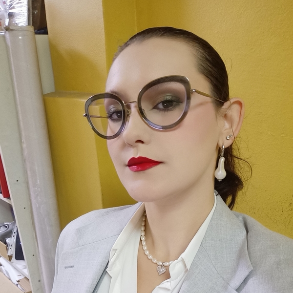 Aylin Alyssa - Rusça öğretmeni - 