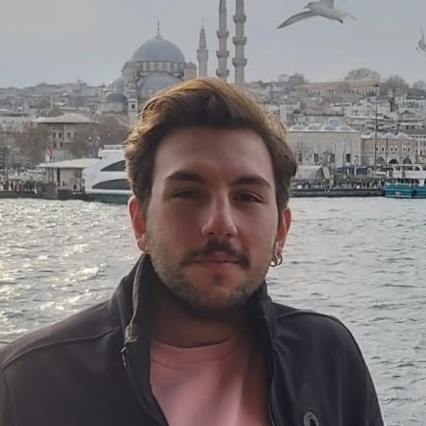 Ömer - Türkçe öğretmeni - 