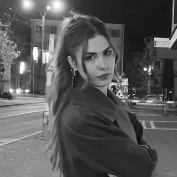 Naciye - Prof de philosophie - Bienne