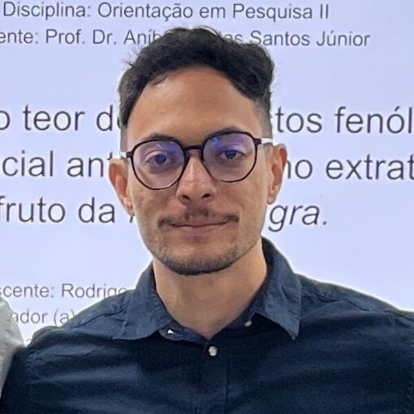 Orlando - Prof de farmácia - Salvador