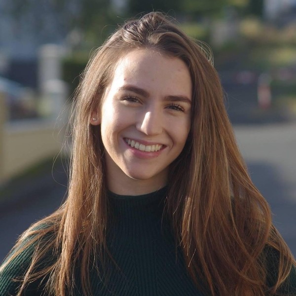 Célia - Prof de droit - La Roche-sur-Yon