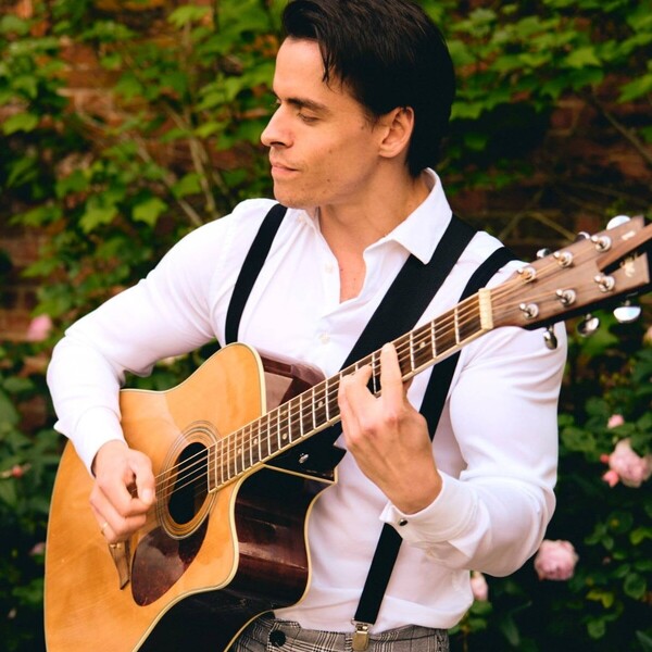 James - Guitar tutor - London