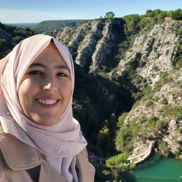 Wafa - Prof de physique - Aix-en-Provence