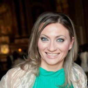 Claudia - Insegnante di diritto - Torino