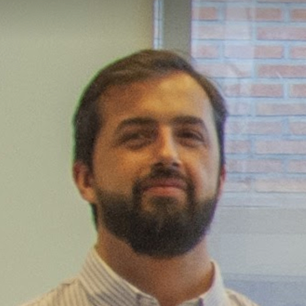 Matias - Profesor de ingeniería - Salta