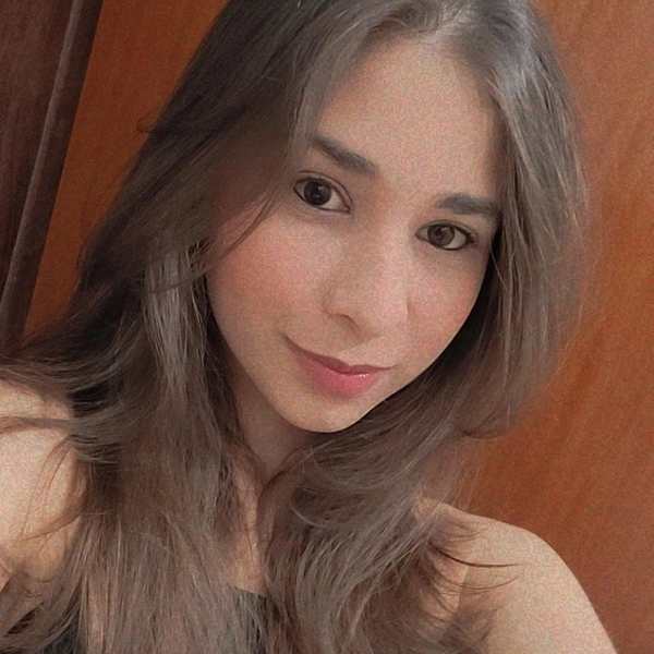 Lara - Professor de biologia - Rio Verde