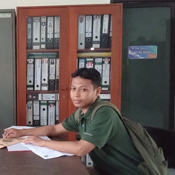 Akram - Guru matematika - Mataram