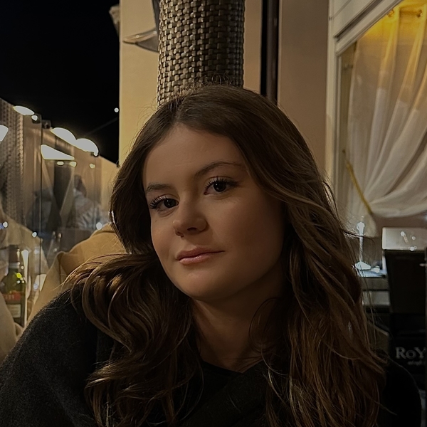Romane - Prof d'aide aux devoirs - Angers