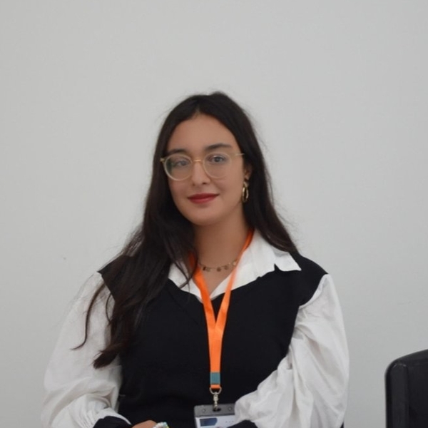 Najlaa - Prof de marketing - 