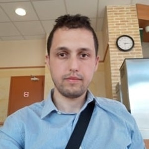 Lyes - Prof d'initiation informatique - Paris