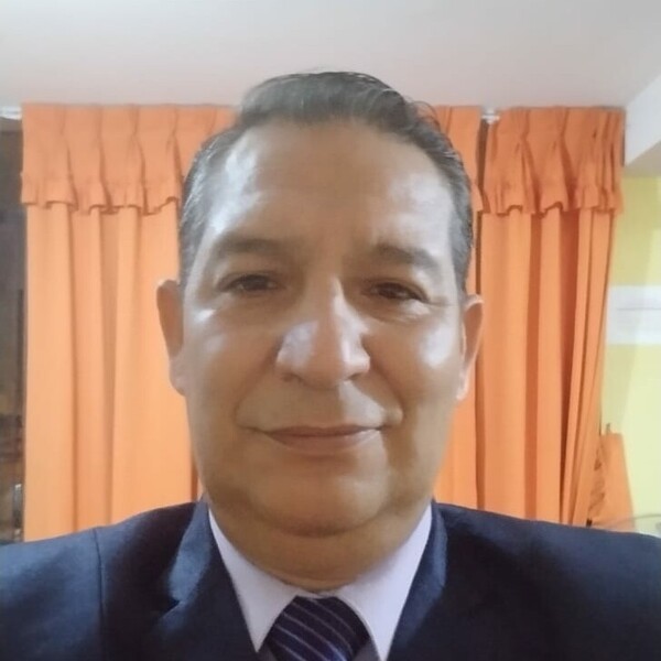 EMERSON - profesor de español para extranjero - Comas