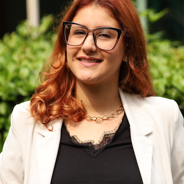Monica - Prof de história - Porto Alegre