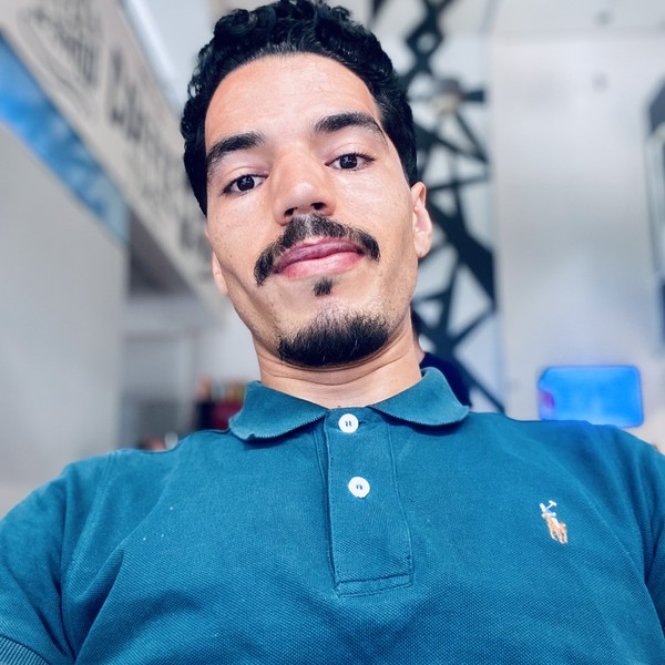 Youness - Prof de SVT - Paris 13e