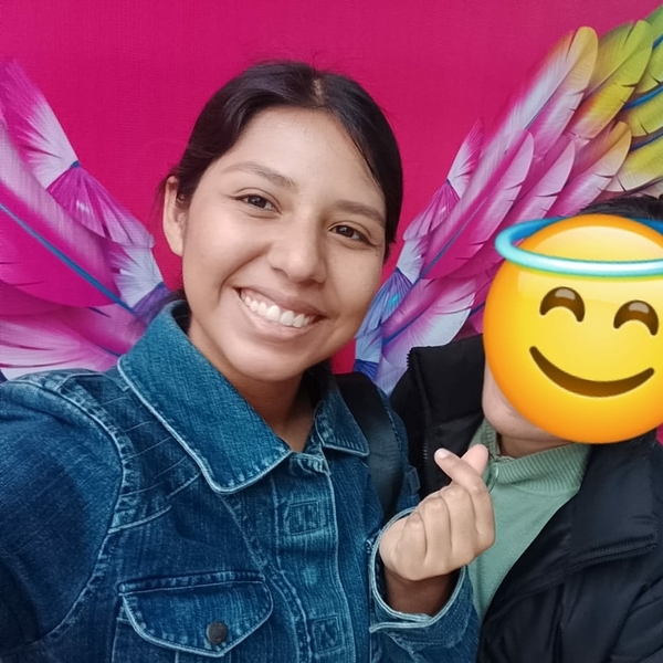 Nicole - prof de Inglés - Lima