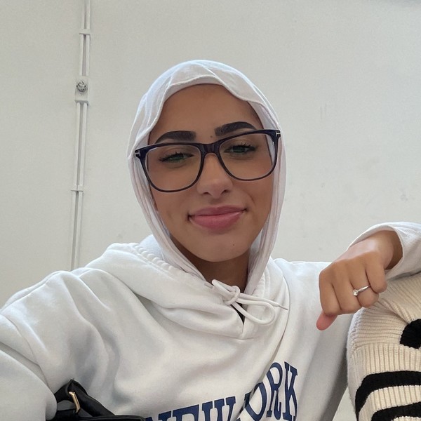 Alya - Prof de français - Saint-Germain-lès-Arpajon