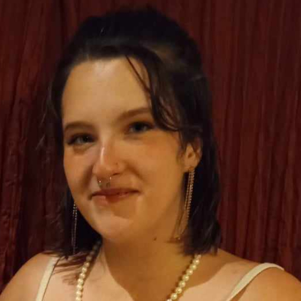 Lily - Make-up tutor - Granby