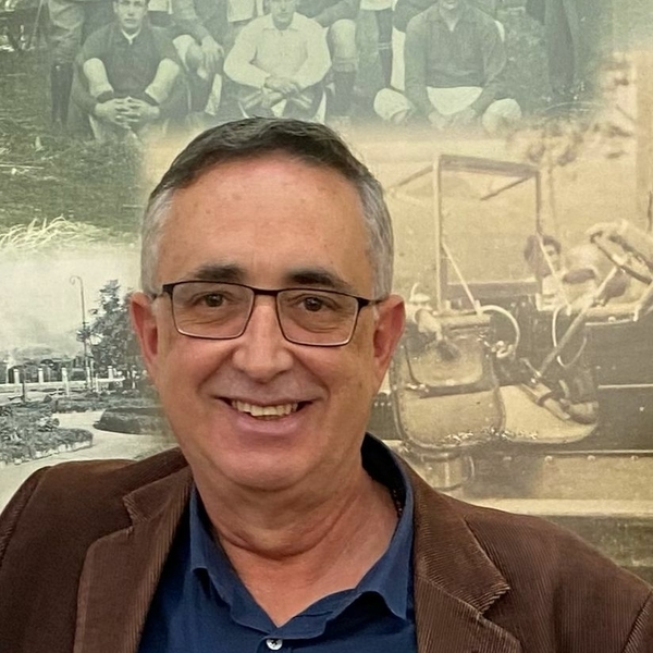 Márcio - Professor de história - 