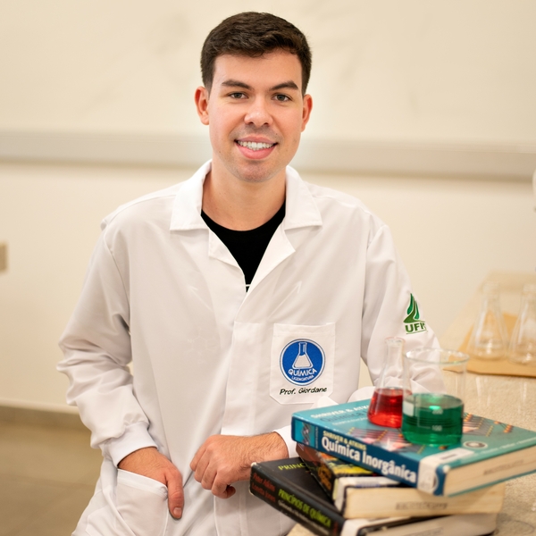 Giordane Miguel - Professor de química - 