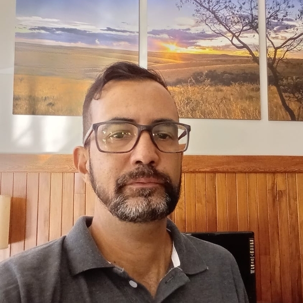 Ricardo - Professor de química - Resende