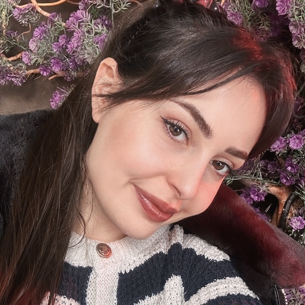 Aleyna - Türkçe öğretmeni - 
