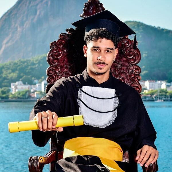 Elyon - Prof de saúde pública - 