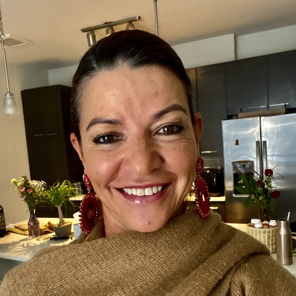 Leonor - Spanish tutor - Township of Taylorsville