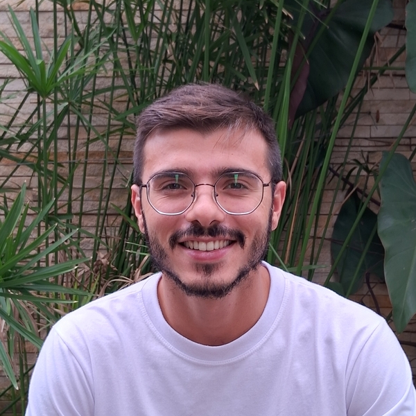 Eduardo - Professor de gramática - 
