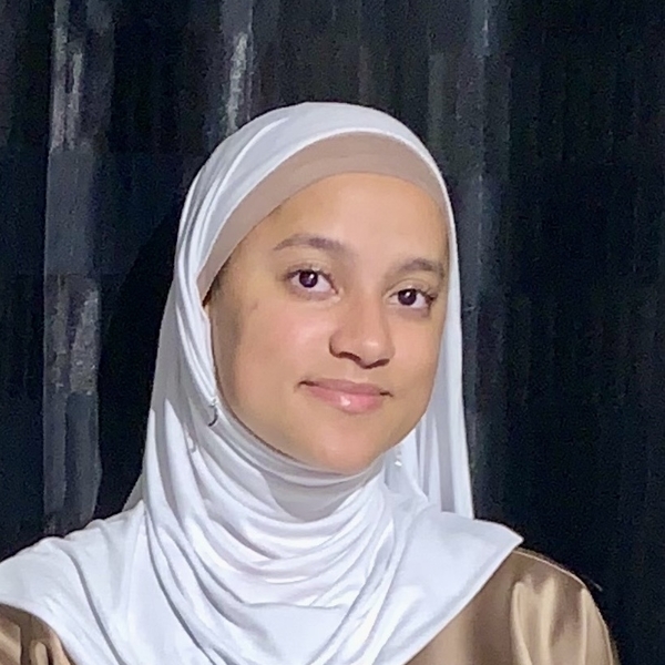 Shîrine - Prof d'anglais - Fosses