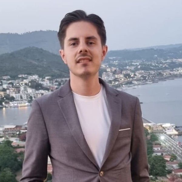 Daniele - Insegnante di aiuto compiti - Napoli