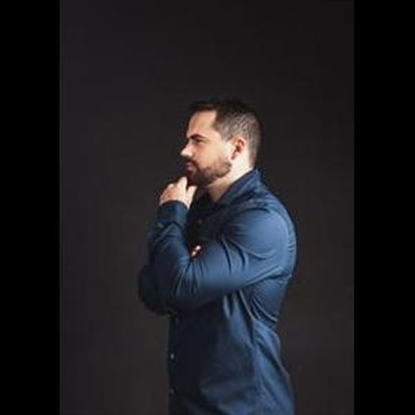 Thomaz - Professor de filosofia - Paracambi