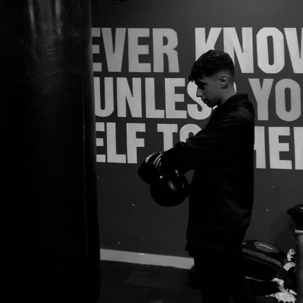 Sedat - Kick boks öğretmeni - 