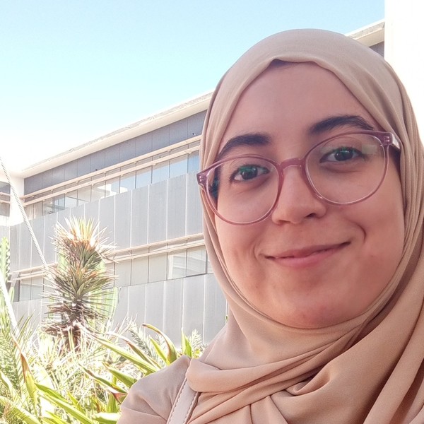 Asma - Prof d'arabe - Agadir