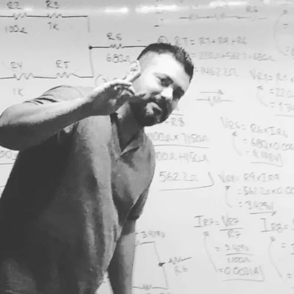 Daniel - Profesor de electrónica - Guadalajara
