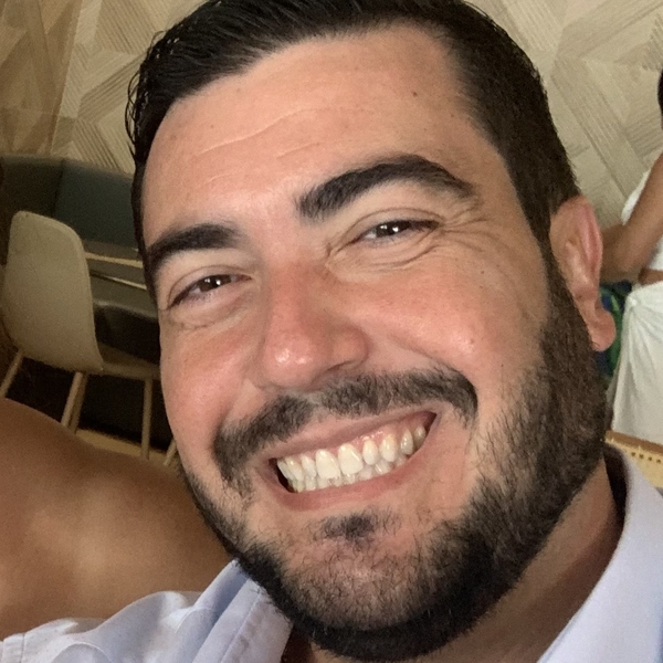 Roberto - Professor de direito trabalhista - Patos de Minas