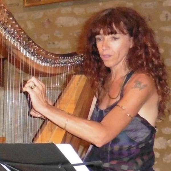 Delfine - Prof de chant - Puyméras