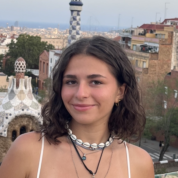 Sara - Insegnante di aiuto compiti - Urbino