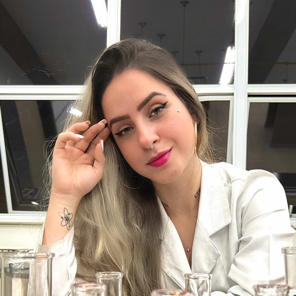 Alessandra - Professor de química - São Paulo